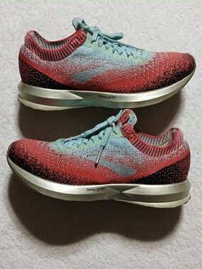 Brooks Levitate 2 Running Shoes Size 7.5 Womans